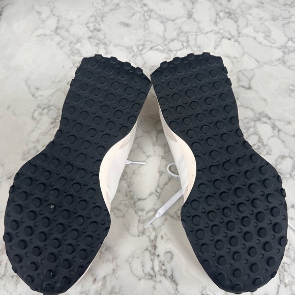 New Balance 327 White, Beige & Black Retro Running Sneakers - Picture 6 of 6